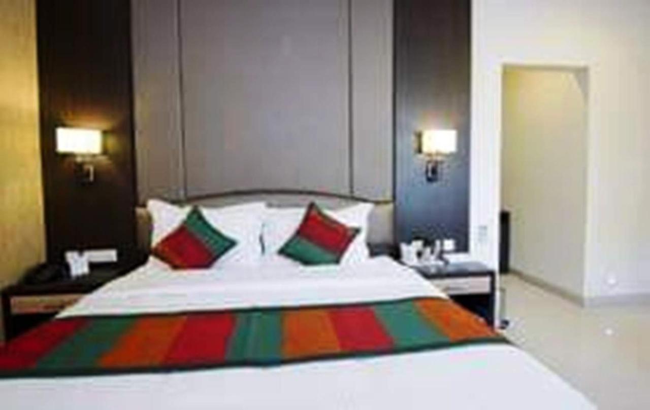 Hotel Siddharth Palace Jaipur Exterior photo